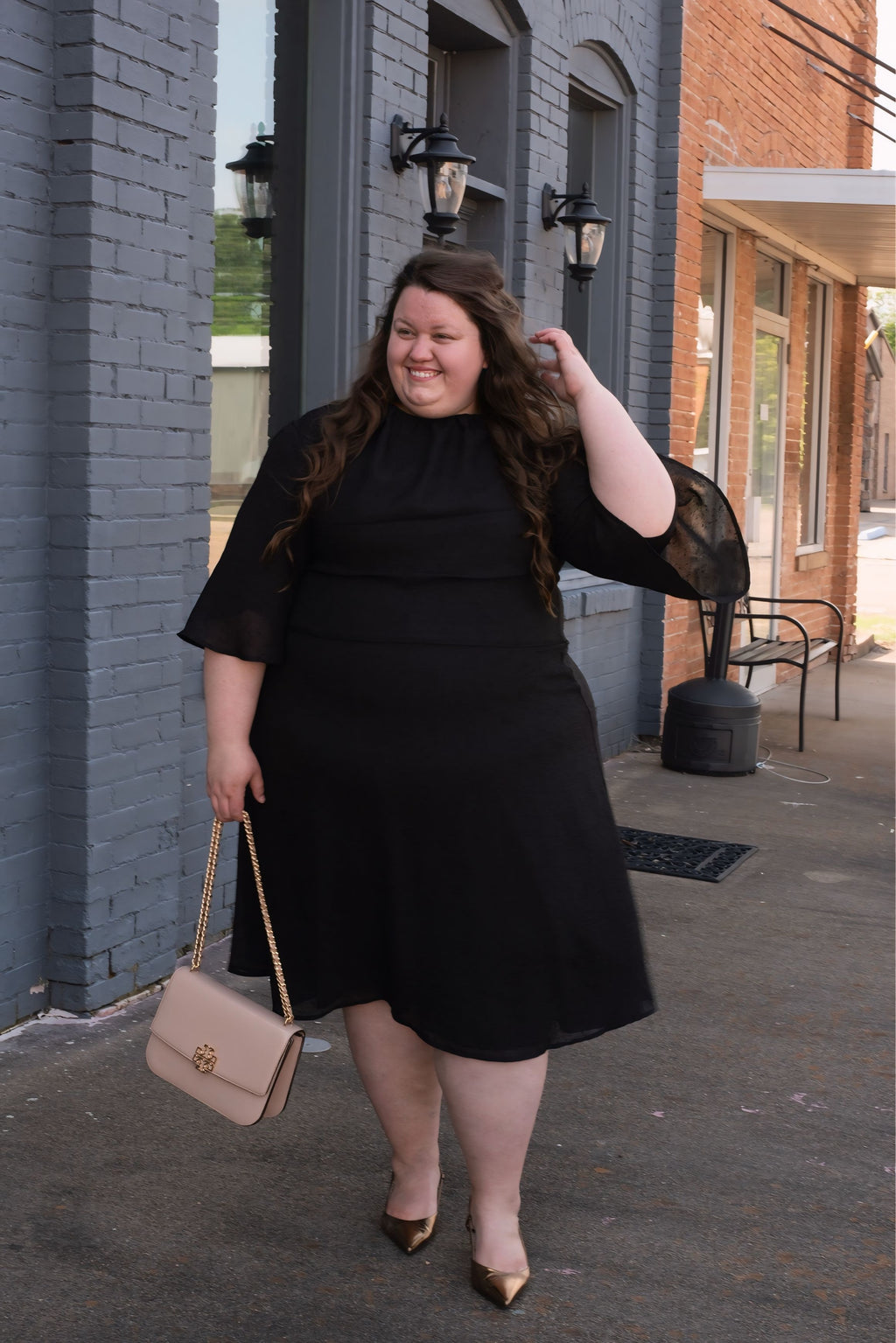 Soft Flared Dress with Gathered Neckline and Voluminous Sleeves