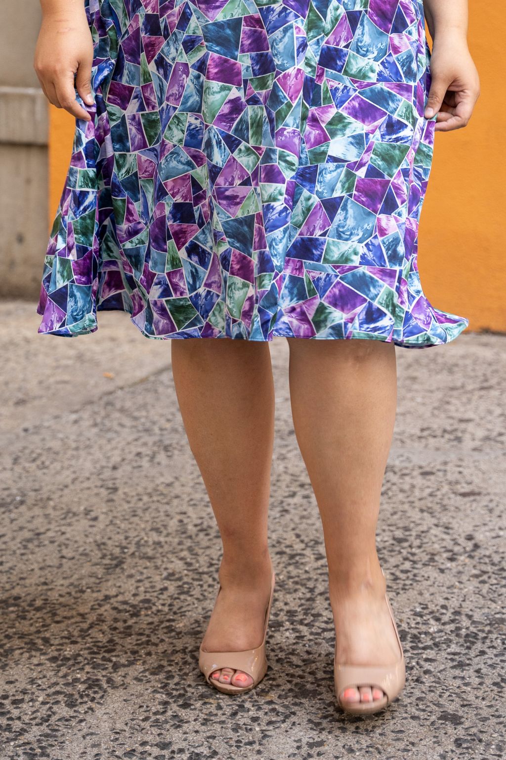 Soft Flared Dress with Gathered Neckline and Voluminous Sleeves