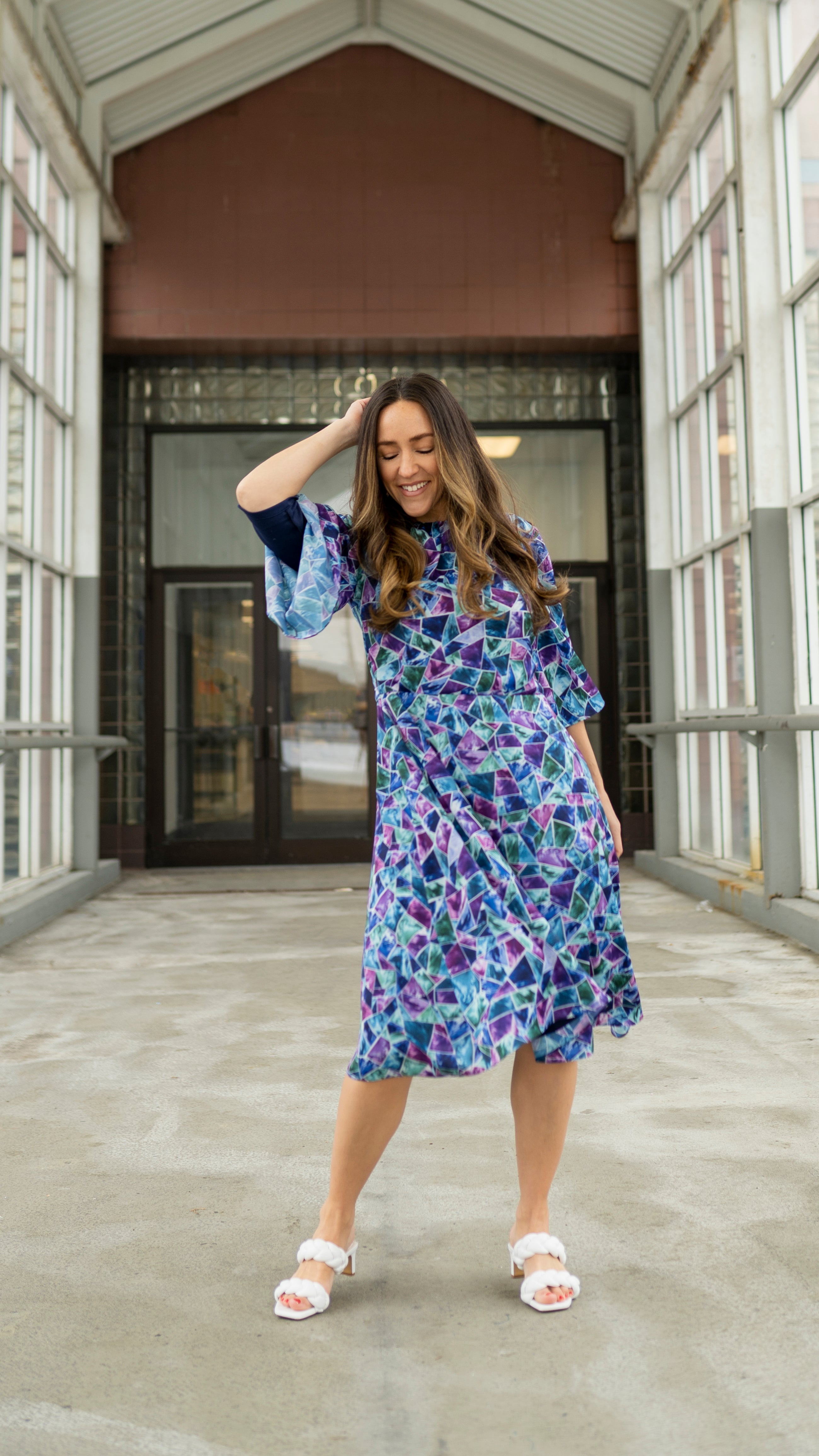 Soft Flared Dress with Gathered Neckline and Voluminous Sleeves