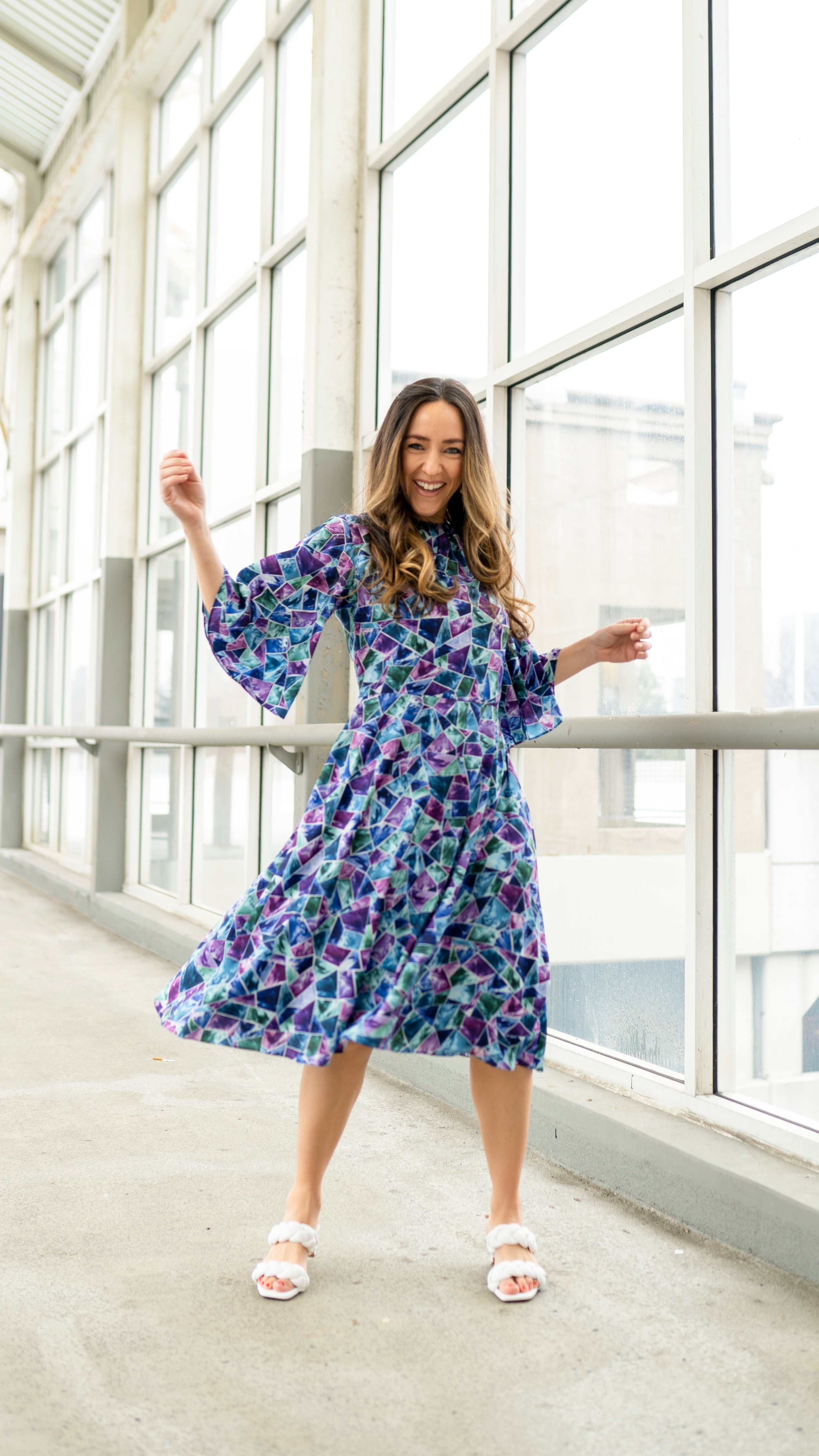 Soft Flared Dress with Gathered Neckline and Voluminous Sleeves