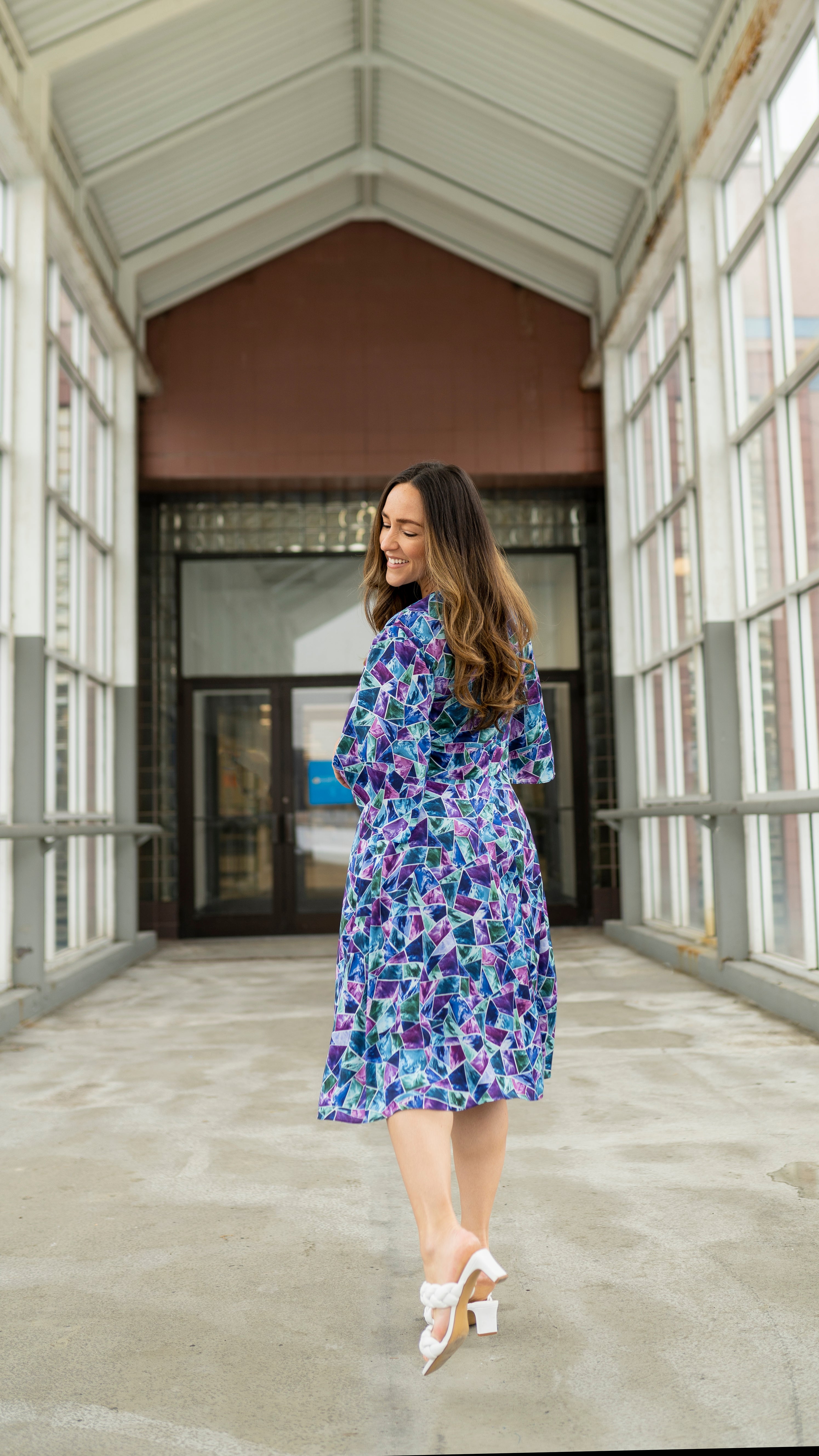 Soft Flared Dress with Gathered Neckline and Voluminous Sleeves